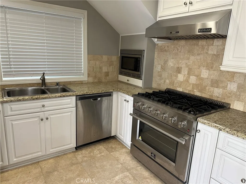 Property image for 208 41st St, Newport Beach, CA 92663