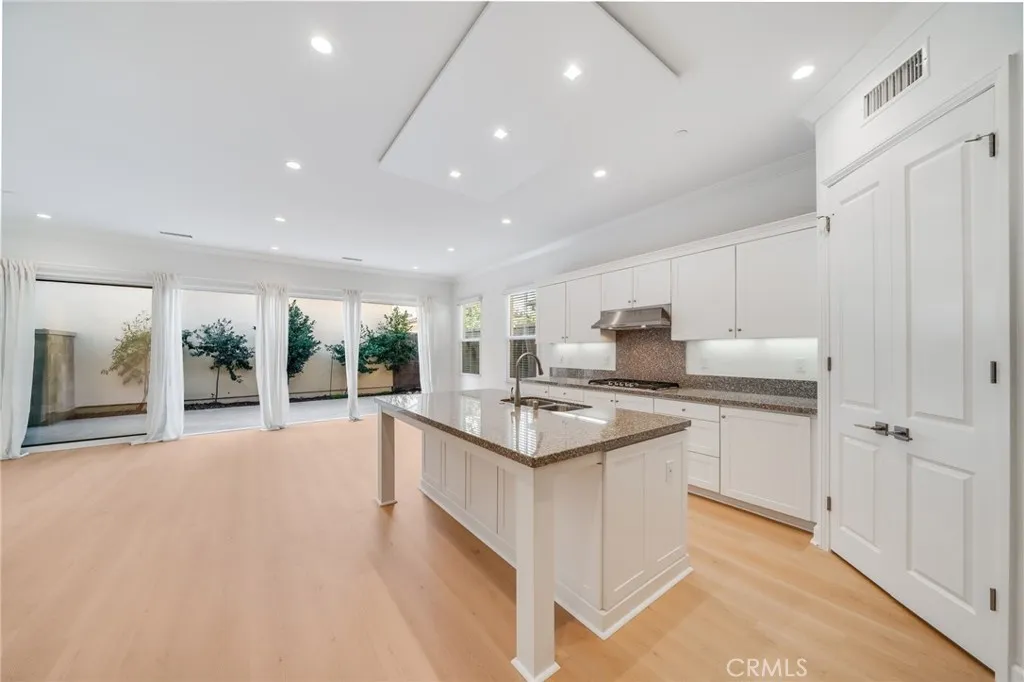 Additional image 39 of 64 Meander, Irvine, CA 92620