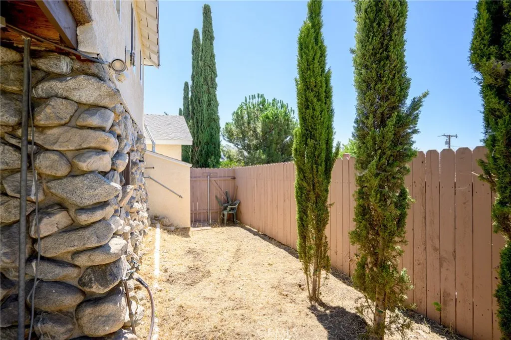 Additional image 50 of 2526 Foothill Boulevard Unit 1/2, La Crescenta, CA 91214