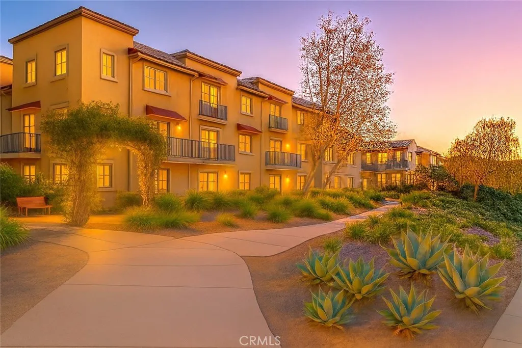 Additional image 52 of 2581 Arvia #3, Los Angeles, CA 90065