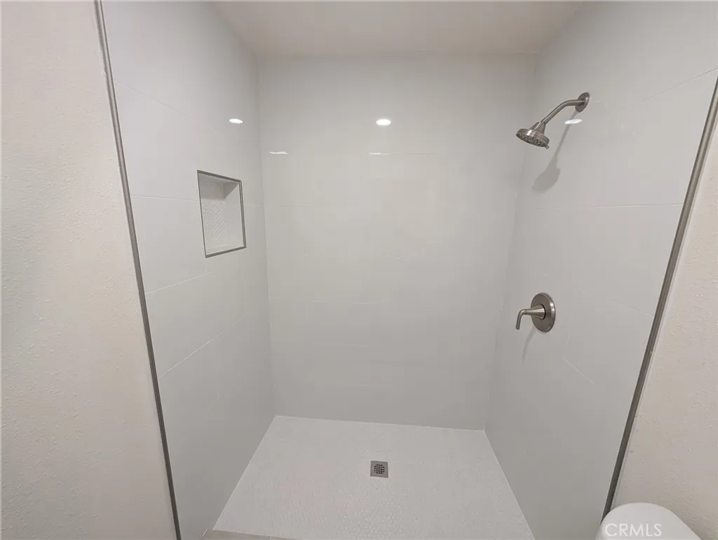 Additional image 9 of 825 Laveta, Los Angeles, CA 90026