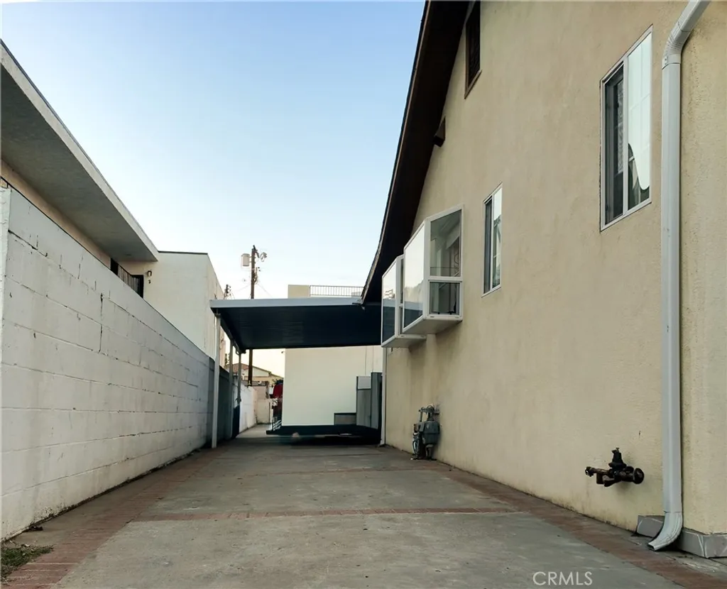 Additional image 43 of 1907 Carmona, Los Angeles, CA 90016