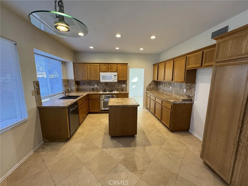 Additional image 9 of 2590 Taylor Ave, Corona, CA 92882