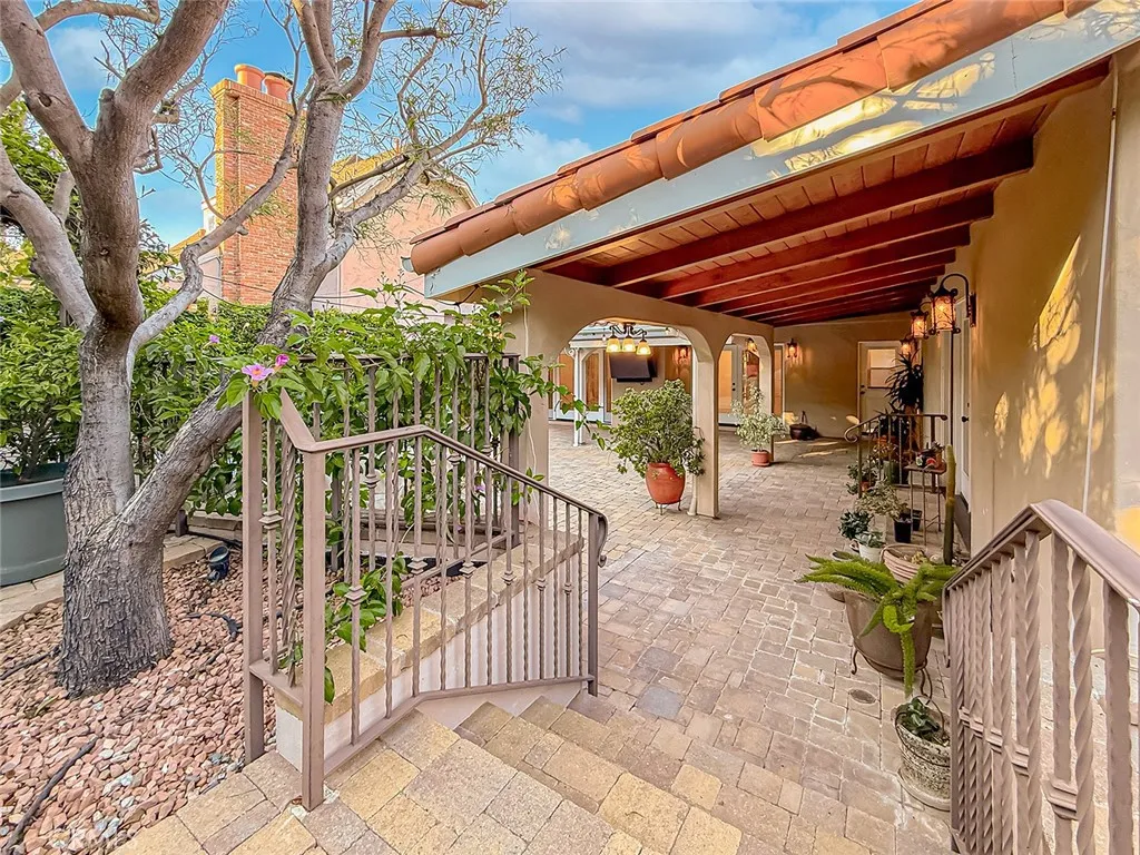 Additional image 54 of 15452 Varden, Sherman Oaks, CA 91403