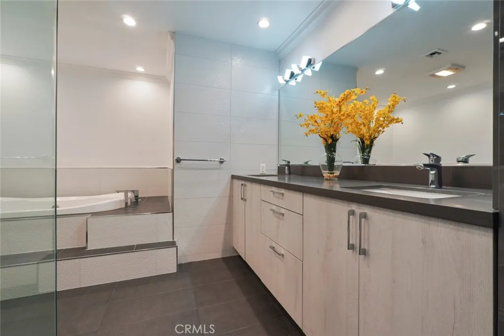 Additional image 29 of 3381 Oakmont View Dr, Glendale, CA 91208