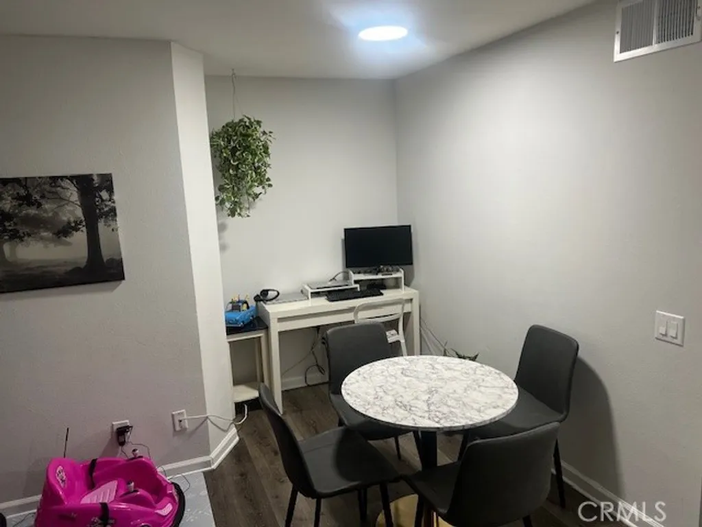 Additional image 10 of 18209 Sierra Hwy Unit 30, Canyon Country, CA 91351