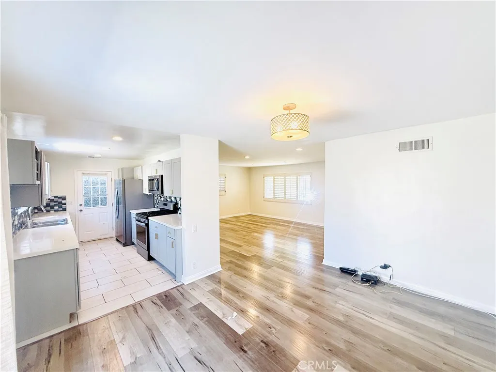 Additional image 16 of 23823 Victory Blvd, West Hills, CA 91307