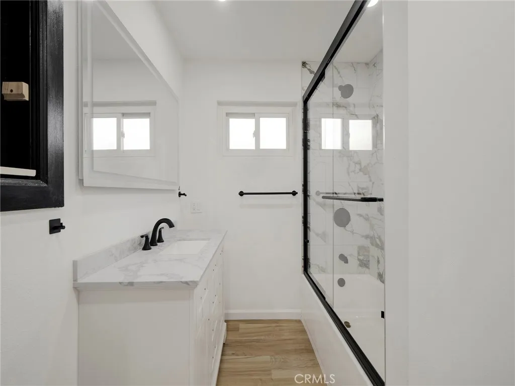 Additional image 40 of 727 Robinson, Los Angeles, CA 90026