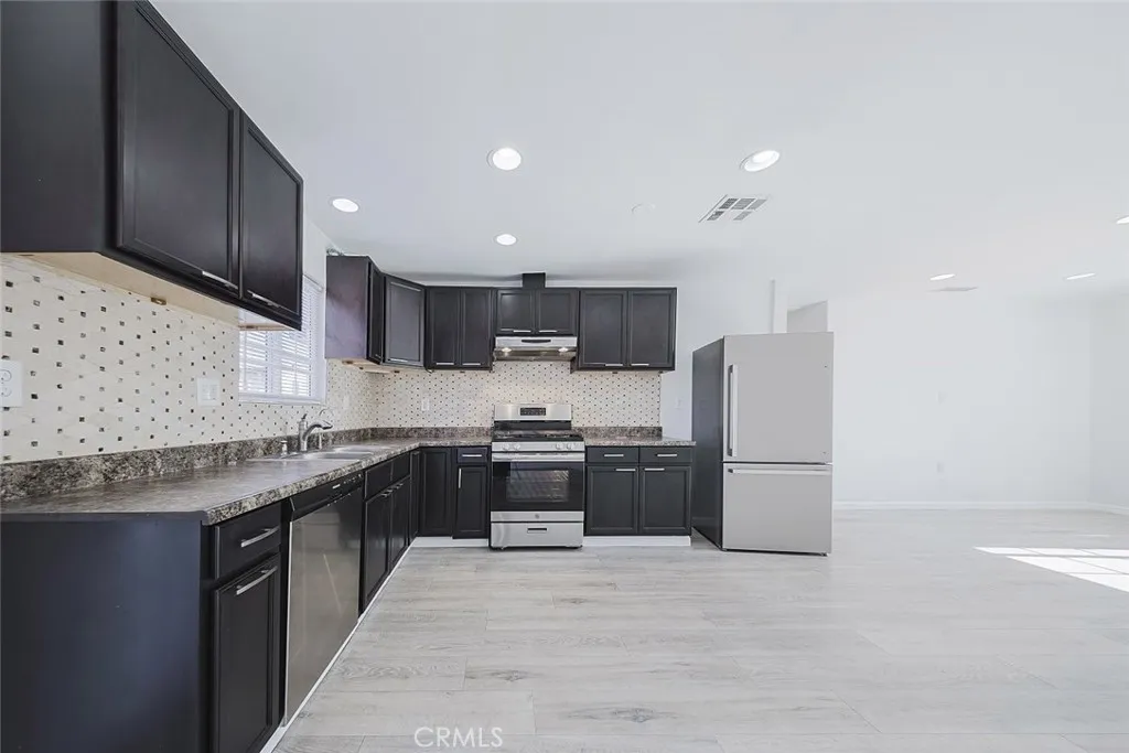 Additional image 10 of 10501 Cantara Street, Sun Valley, CA 91352