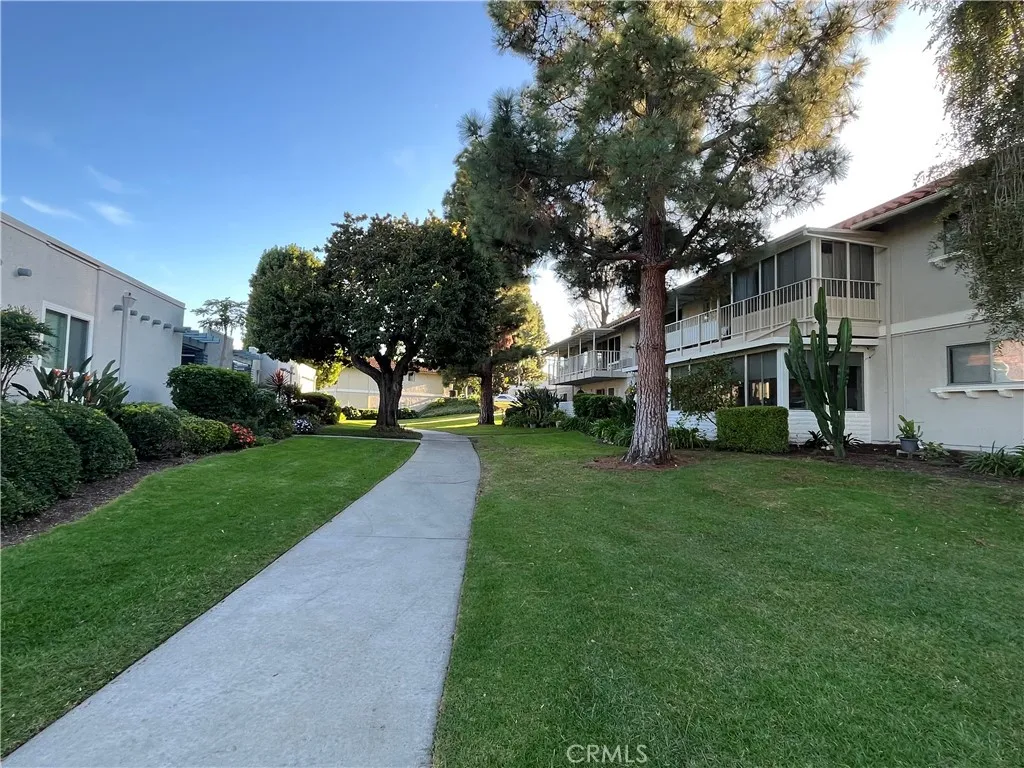 Additional image 2 of 953 Avenida Carmel, Unit B, Laguna Woods, CA 92637