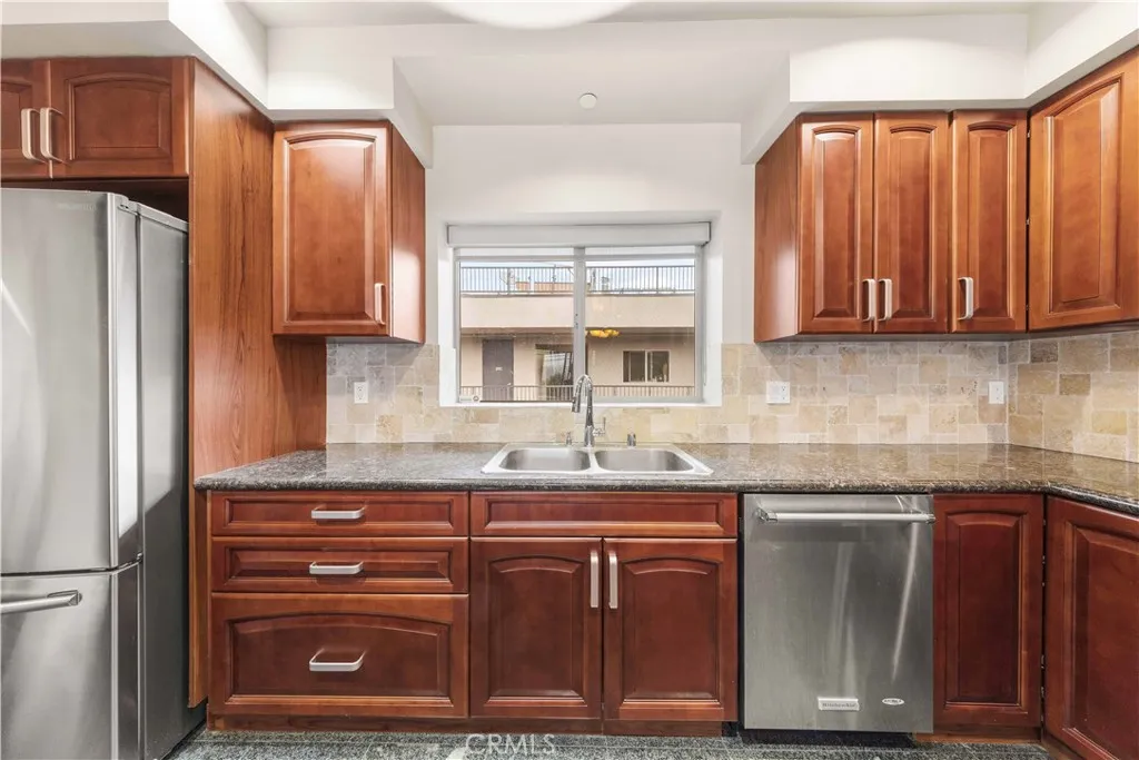 Additional image 23 of 11218 Camarillo Street Unit 404, Toluca Lake, CA 91602