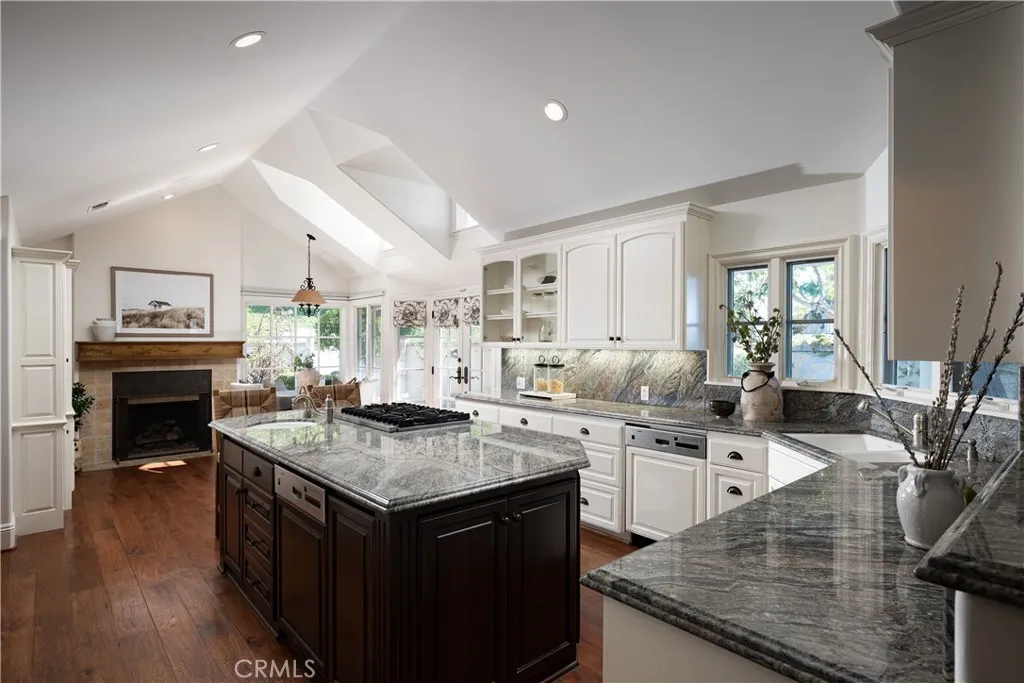 Additional image 71 of 2001 Yacht Resolute, Newport Beach, CA 92660