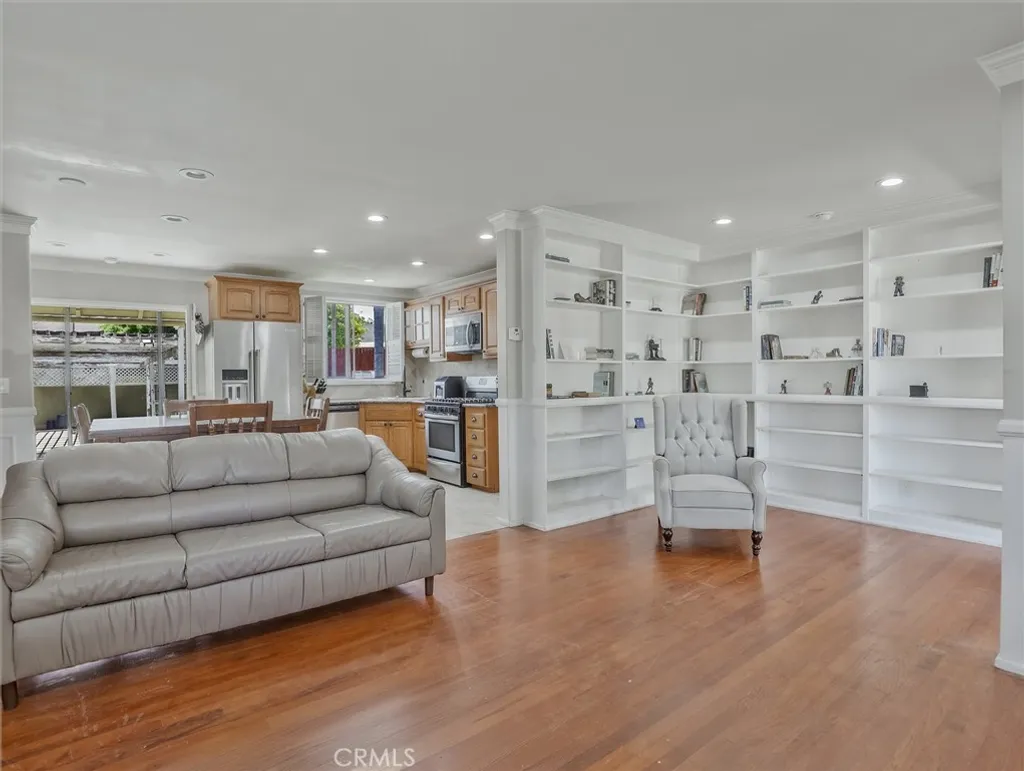 Additional image 8 of 3826 S Burnside Ave, Baldwin Hills, CA 90008