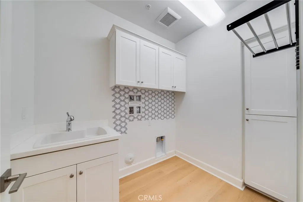 Additional image 12 of 64 Meander, Irvine, CA 92620