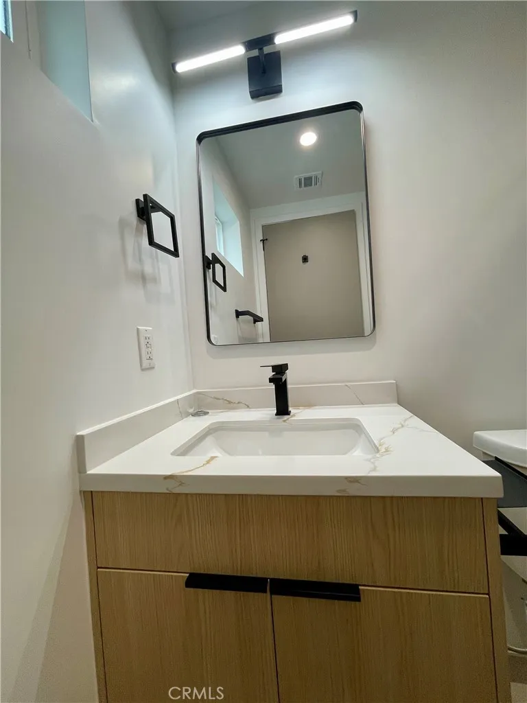 Additional image 22 of 611 W 41st Place Unit 1/2, Los Angeles, CA 90037