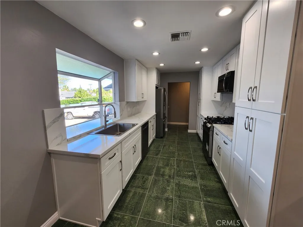 Additional image 44 of 22240 Burton, Canoga Park, CA 91304
