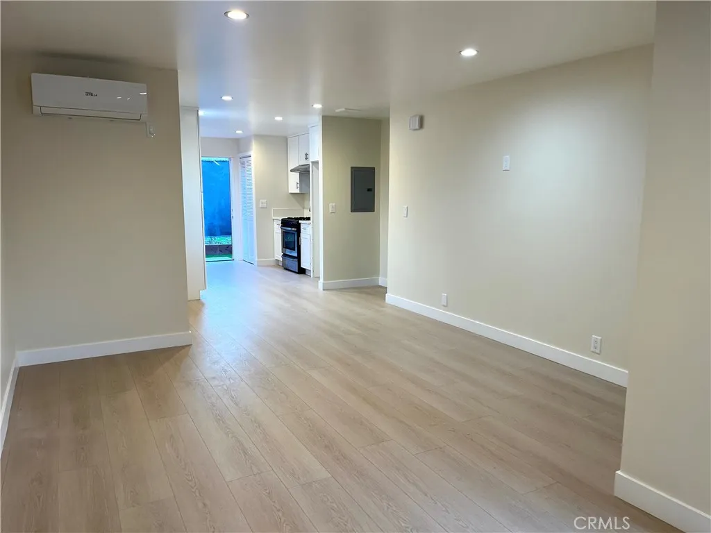 Additional image 30 of 2720 W 70th St, Los Angeles, CA 90043