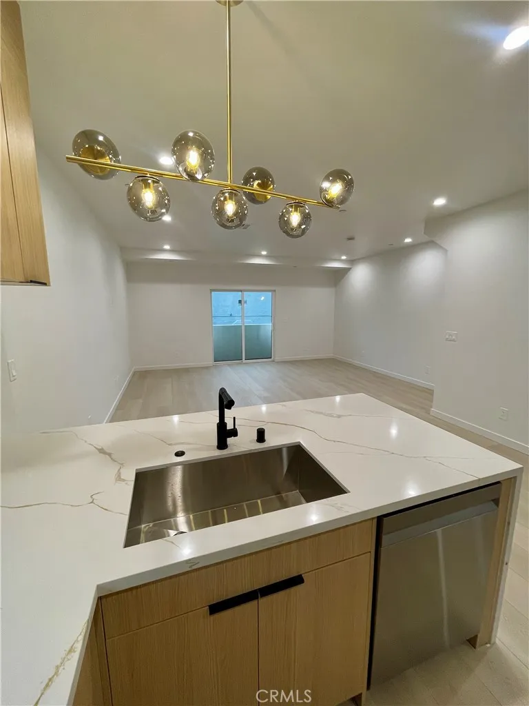 Additional image 35 of 613 W 41st Place Unit 1/2, Los Angeles, CA 90037