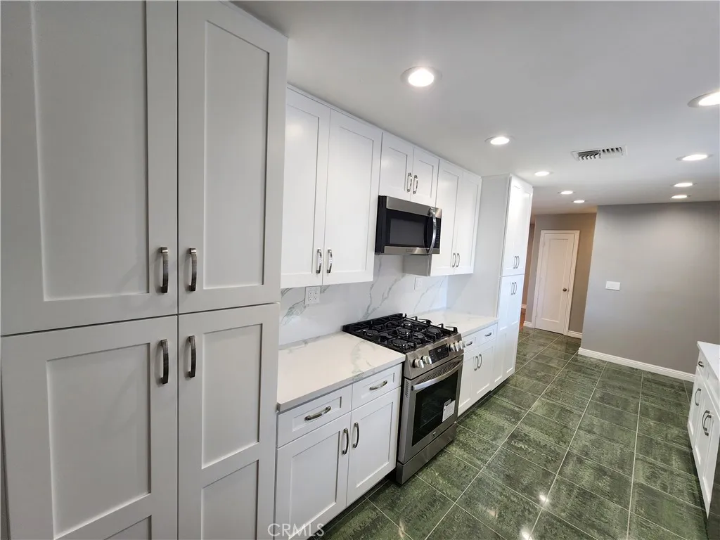 Additional image 8 of 22240 Burton, Canoga Park, CA 91304