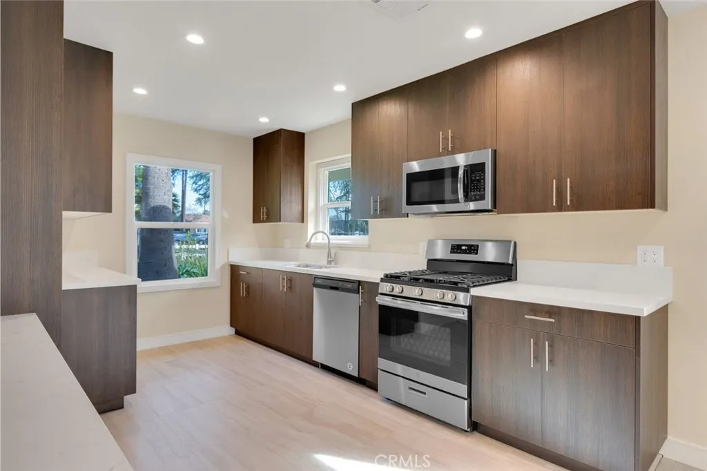 Additional image 31 of 17024 Sherman Way, Van Nuys, CA 91406