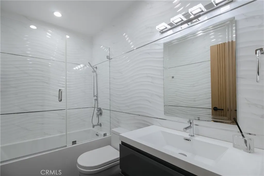 Additional image 12 of 8143 Hazeltine, Panorama City, CA 91402