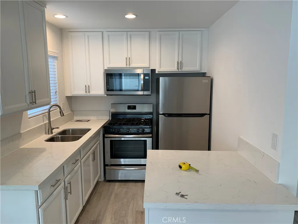 Additional image 10 of 122 El Porto, Manhattan Beach, CA 90266