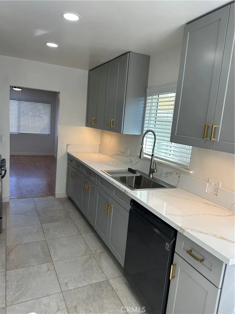 Additional image 54 of 19140 strathern, Reseda, CA 91335