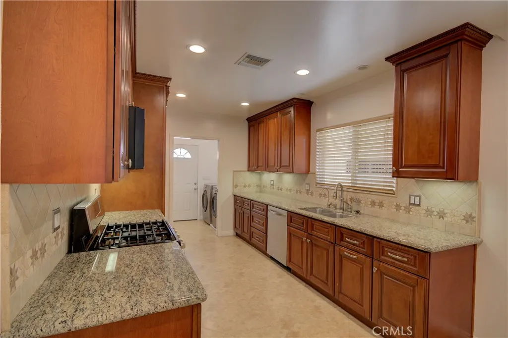 Additional image 24 of 1367 E Windsor Rd, Glendale, CA 91205