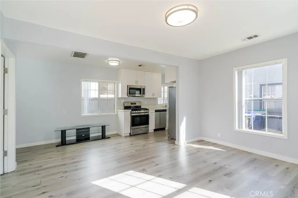 Additional image 4 of 301 E Alameda Avenue Unit A, Burbank, CA 91502