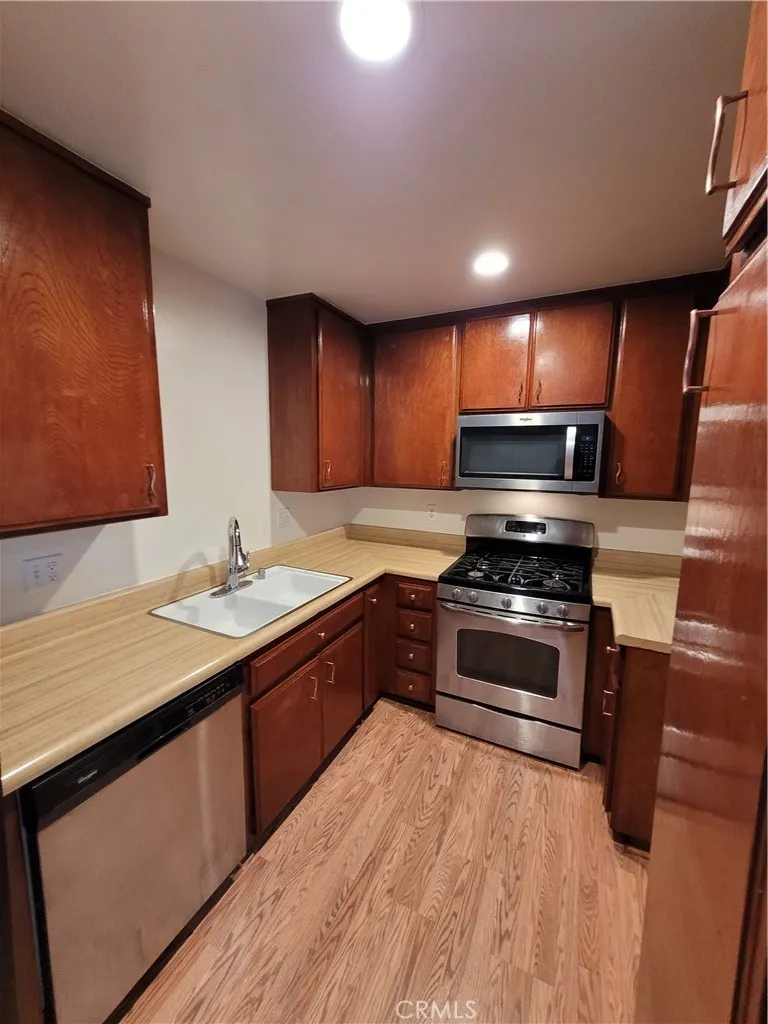 Additional image 50 of 4110 Elm Ave Unit 201, Long Beach, CA 90807