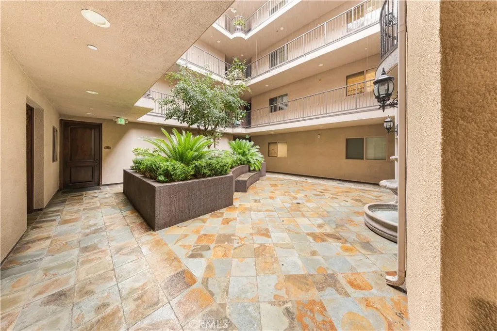 Additional image 44 of 11218 Camarillo Street Unit 404, Toluca Lake, CA 91602