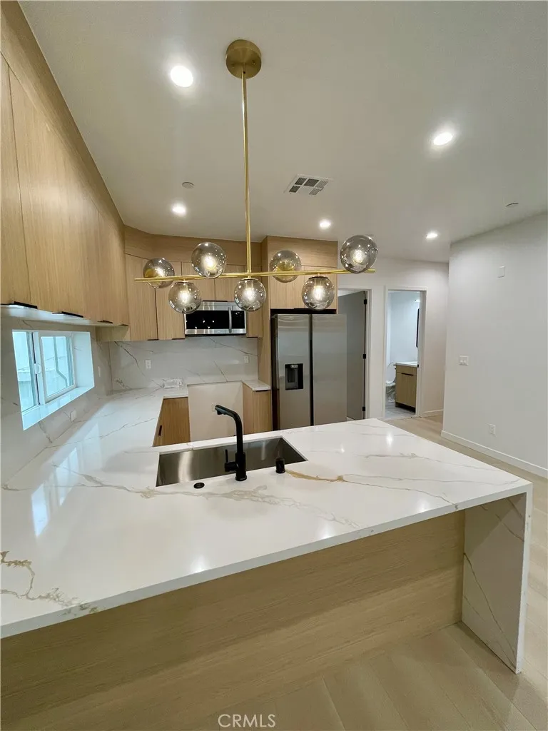 Additional image 32 of 613 W 41st Place, Los Angeles, CA 90037