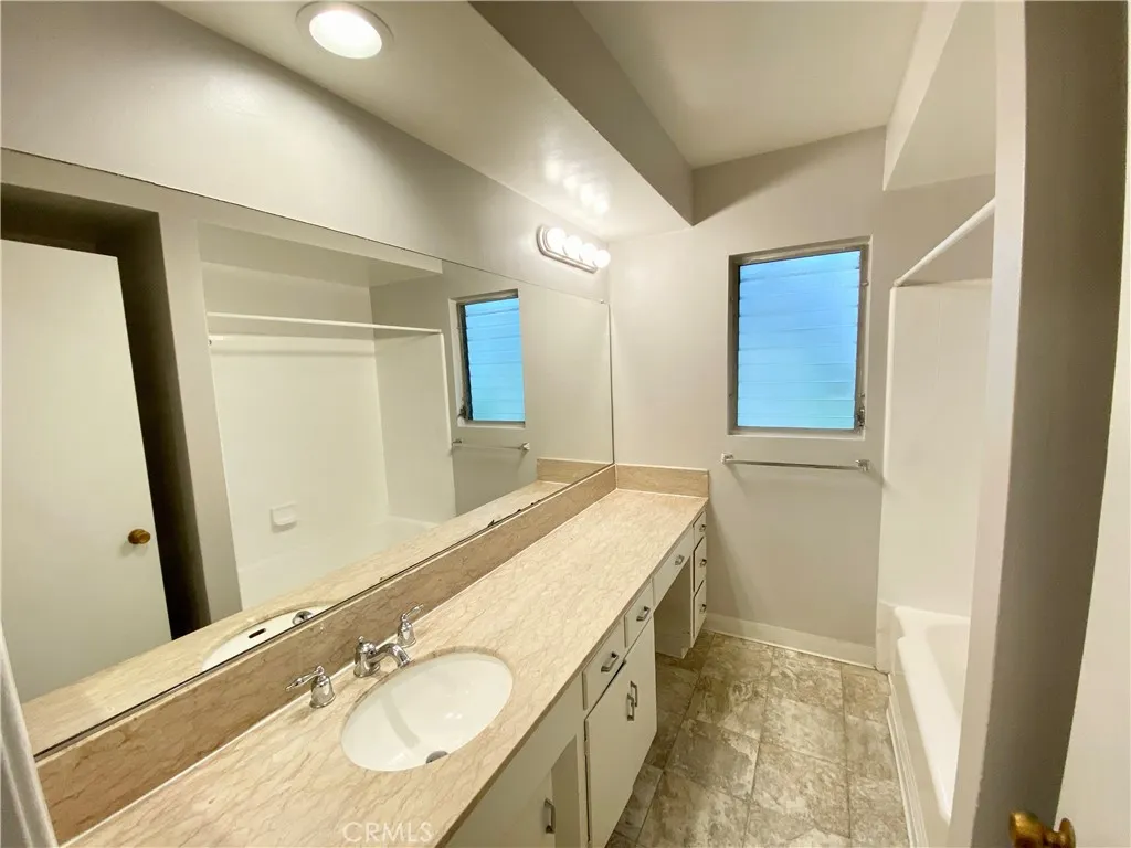 Additional image 9 of 3335 Triangle Place Unit 5, Glendale, CA 91208