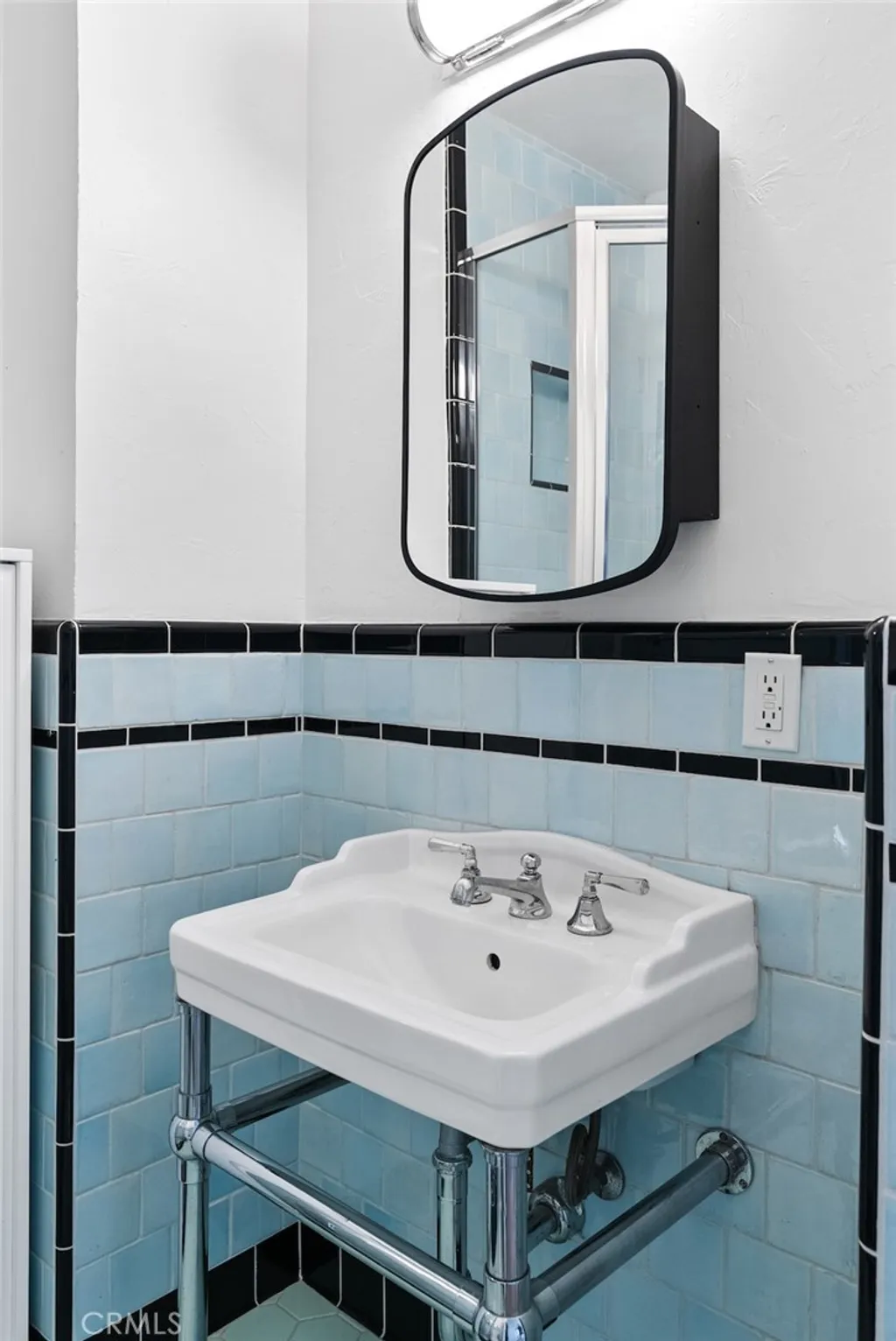 Additional image 22 of 2130 Apex, Los Angeles, CA 90039