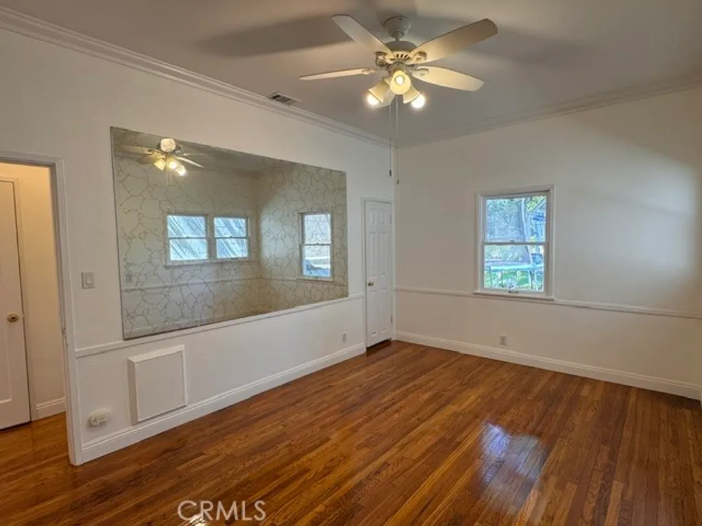 Additional image 8 of 1325 E Altadena Dr, Altadena, CA 91001