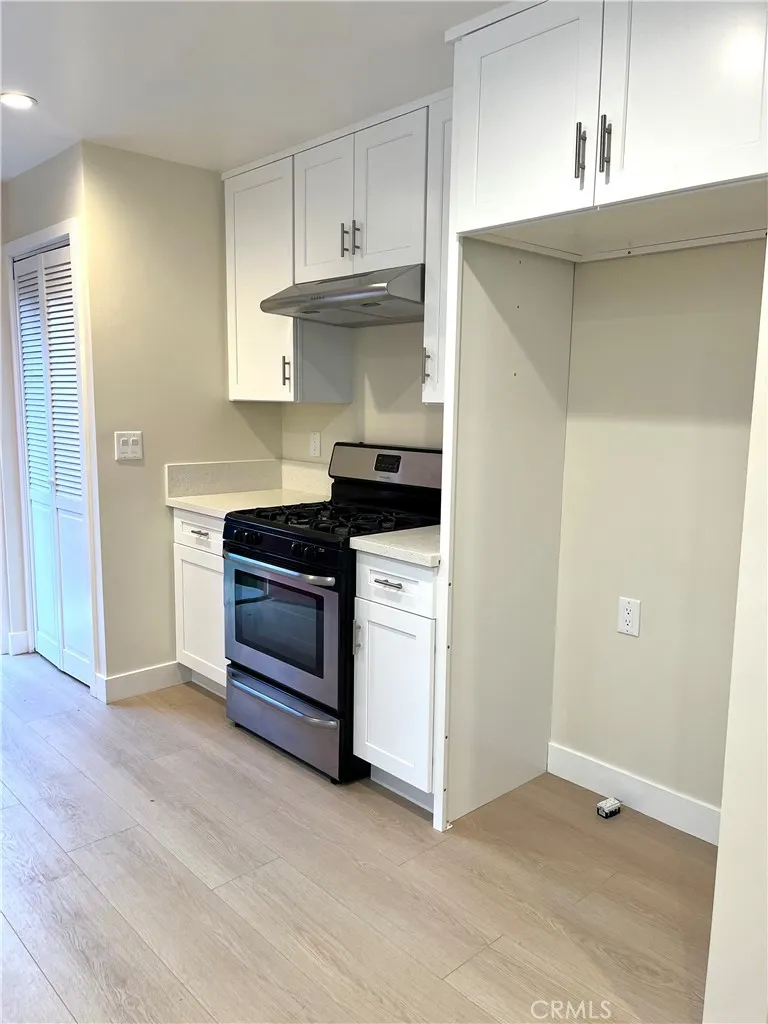 Additional image 32 of 2720 W 70th St, Los Angeles, CA 90043