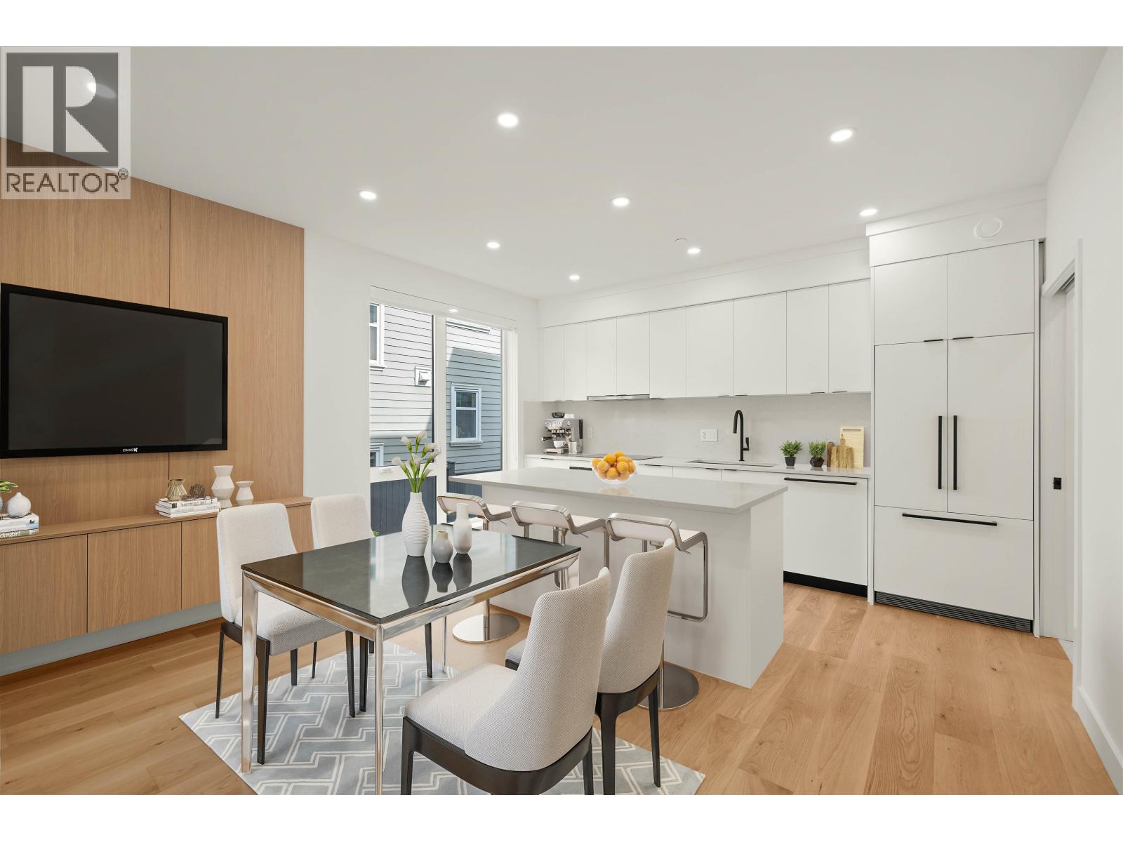 1904 E 8TH AVENUE|Vancouver, British Columbia V5N1T8