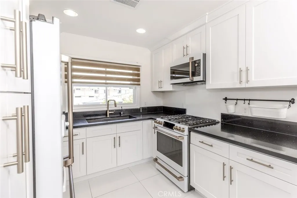 Additional image 7 of 624 Hawthorne Street Unit A, Glendale, CA 91204