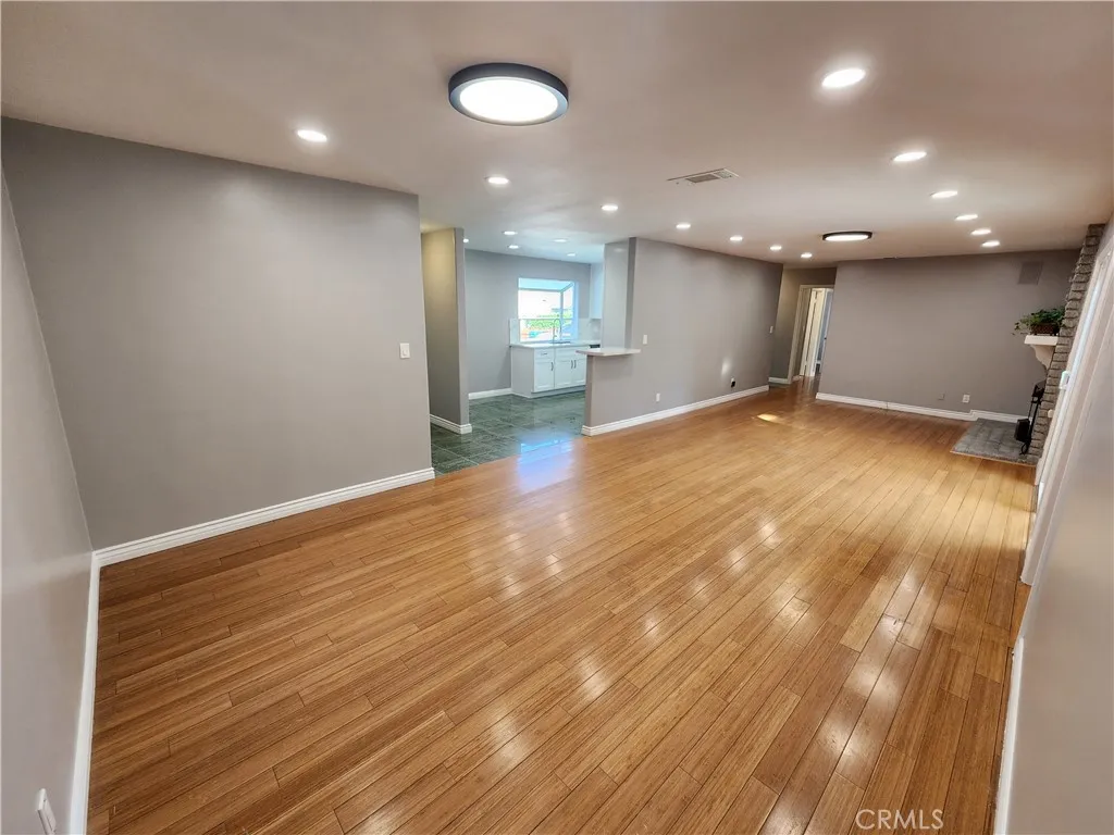 Additional image 47 of 22240 Burton, Canoga Park, CA 91304