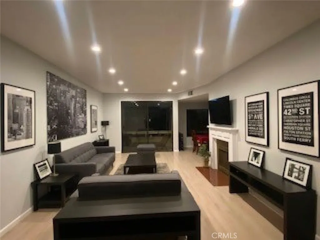 Additional image 9 of 4430 Noble Avenue Unit 202, Sherman Oaks, CA 91403