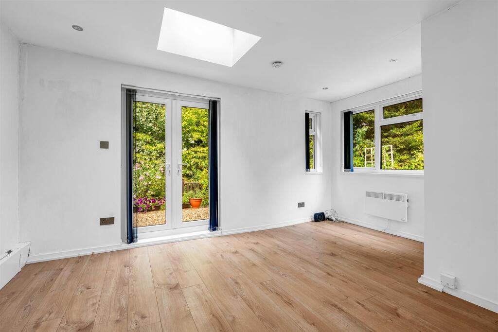 Additional image 12 of The Chase, Welwyn