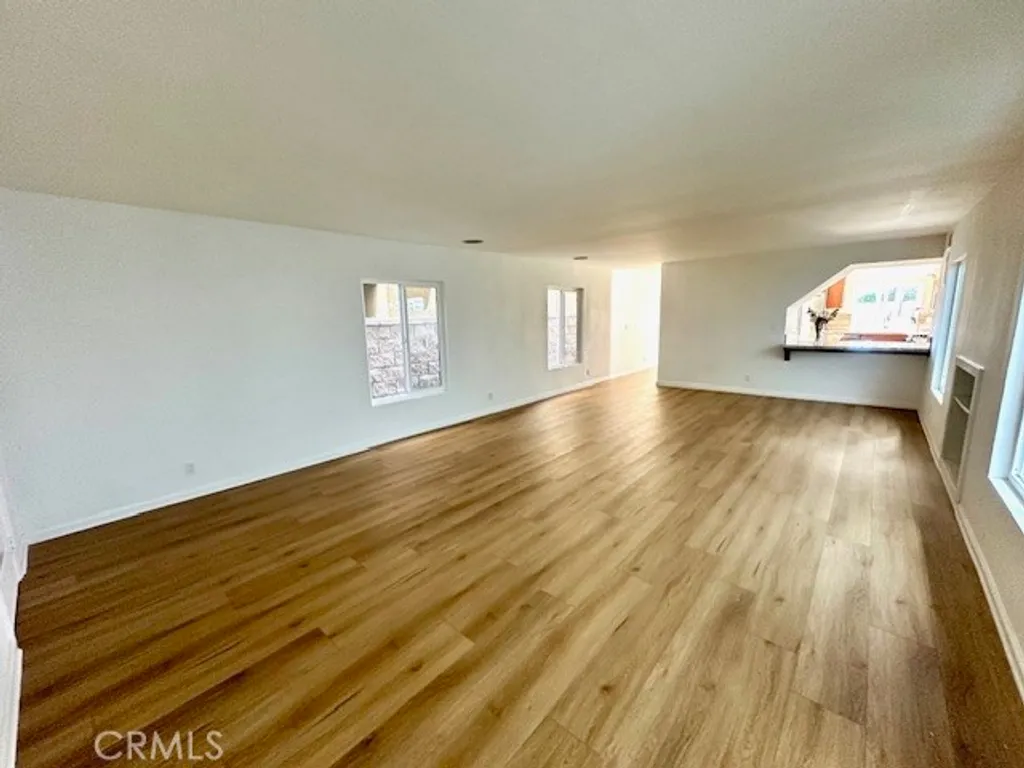 Additional image 3 of 111 Alabama St, Huntington Beach, CA 92648