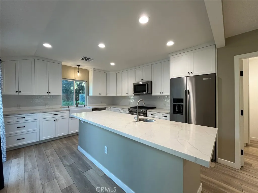 Additional image 11 of 5108 Serrania, Woodland Hills, CA 91364