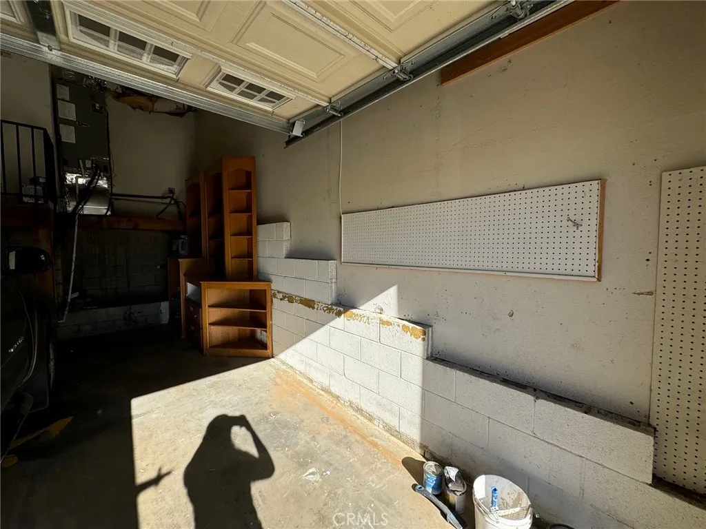 Property image for 22066 Loch Lomond Dr, Canyon Lake, CA 92587