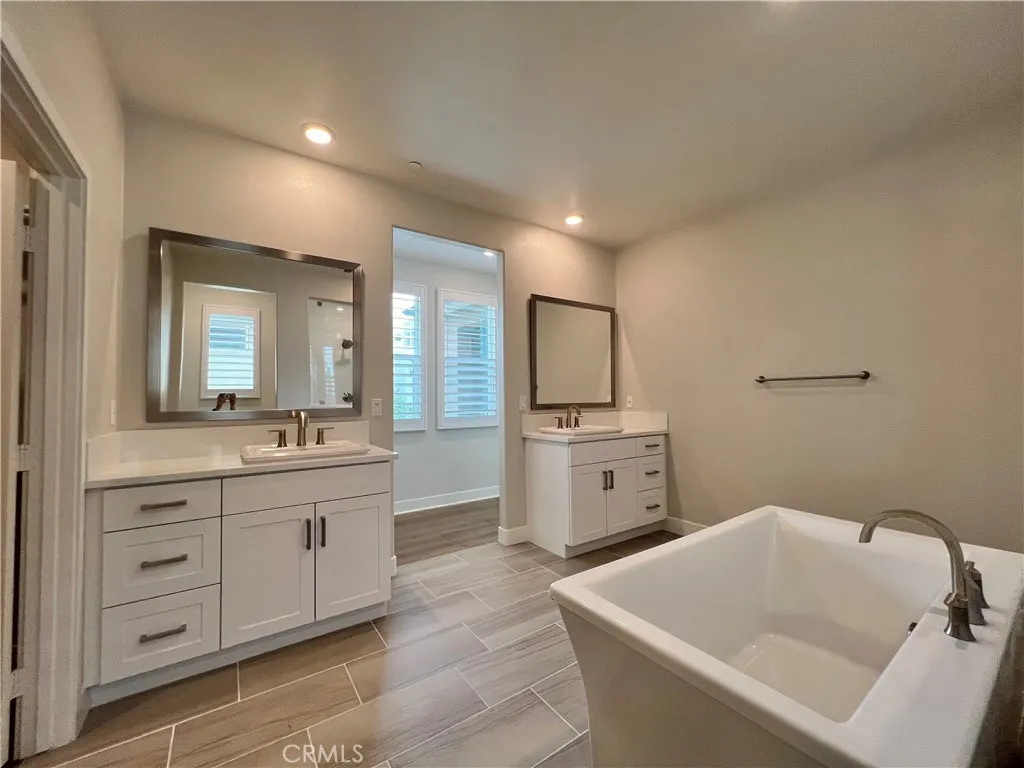 Additional image 54 of 108 Chorus, Irvine, CA 92618