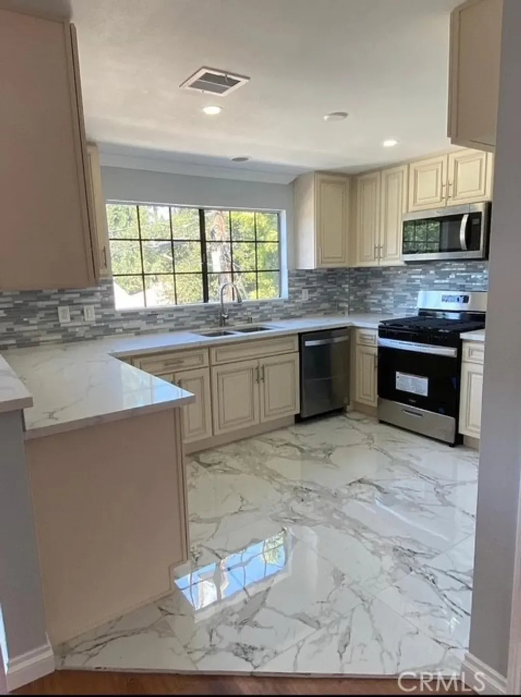 Additional image 2 of 21217 De La Guerra St Unit C, Woodland Hills, CA 91316