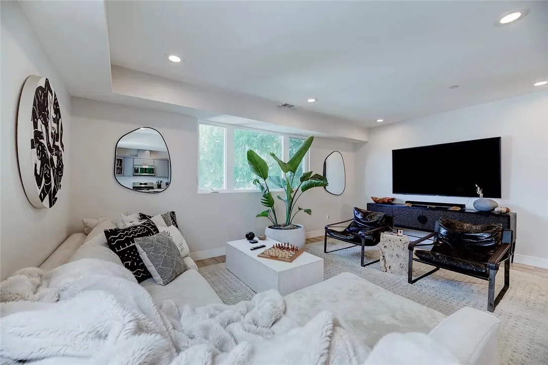 Additional image 88 of 2153 S West View Street, Los Angeles, CA 90016