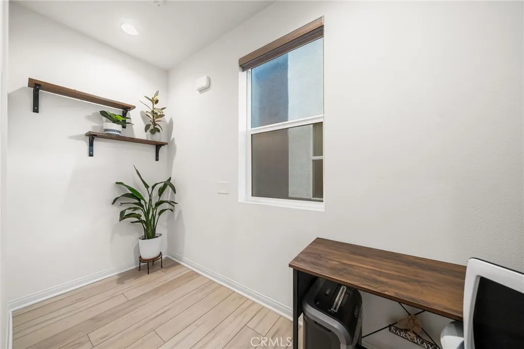 Additional image 17 of 329 N Standard Ave, Santa Ana, CA 92701