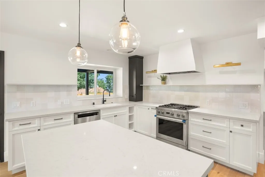 Additional image 4 of 22450 Maycotte Road, Woodland Hills, CA 91364