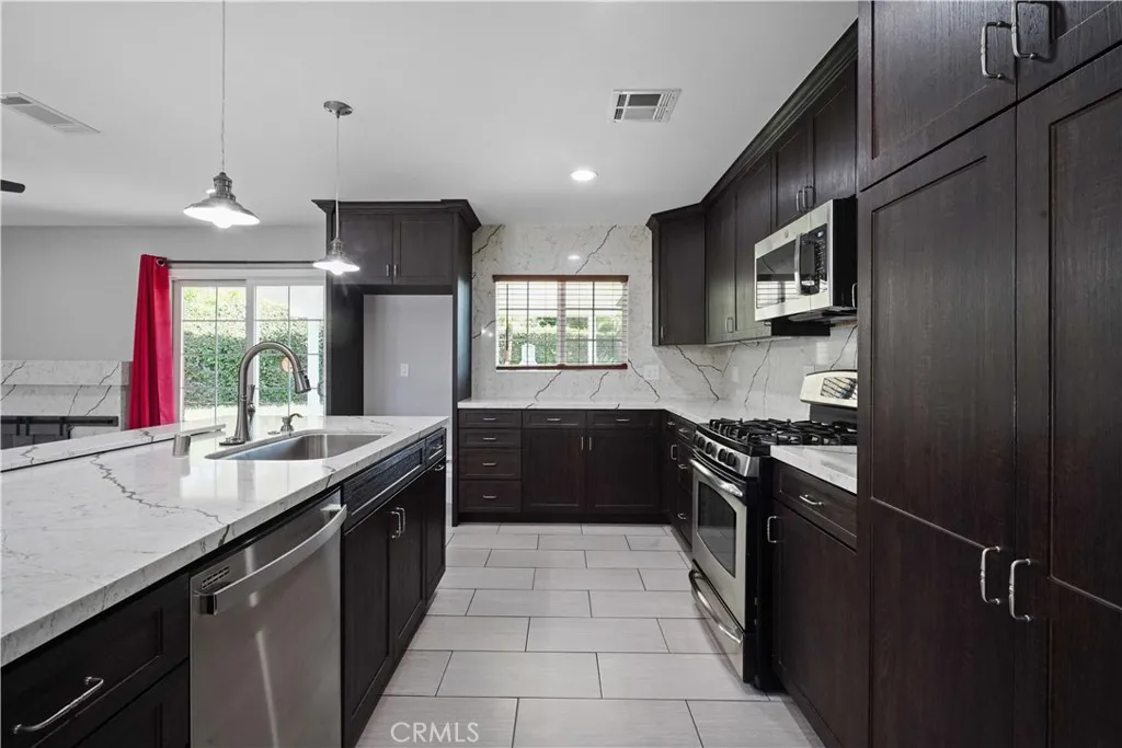 Additional image 9 of 20247 Kinzie Street, Chatsworth, CA 91311